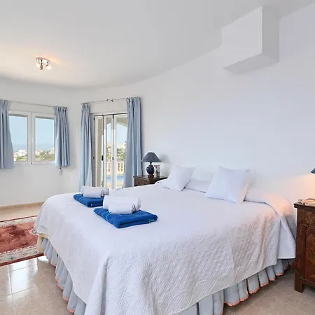 Villa Bougainvillea
